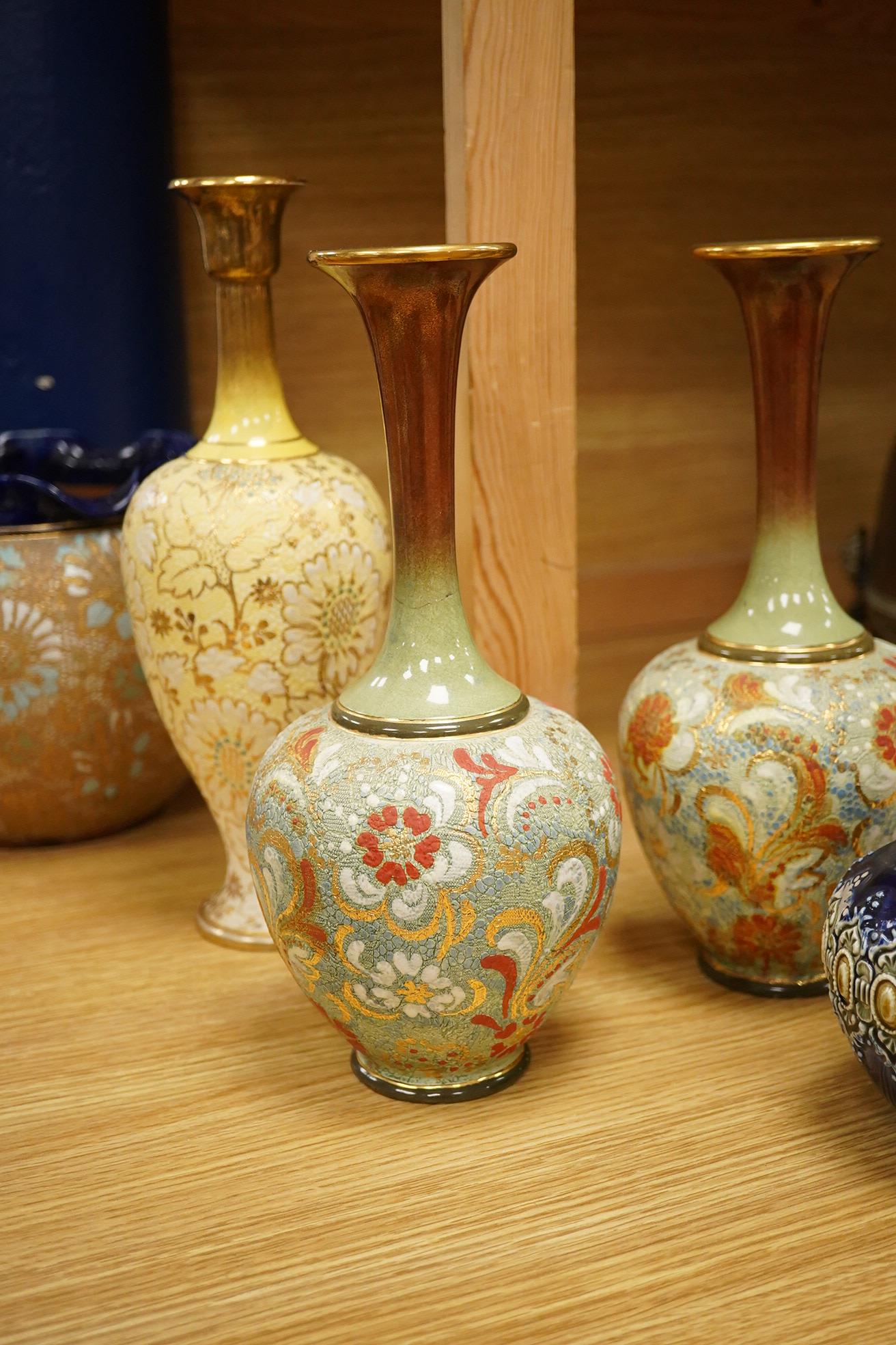 Stow pairs of Royal Doulton vase two single vases and a jardiere - top diameter 21cm